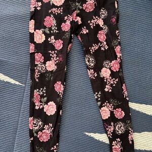 Torrid Black and Pink Floral Leggings High-Waisted Stretch